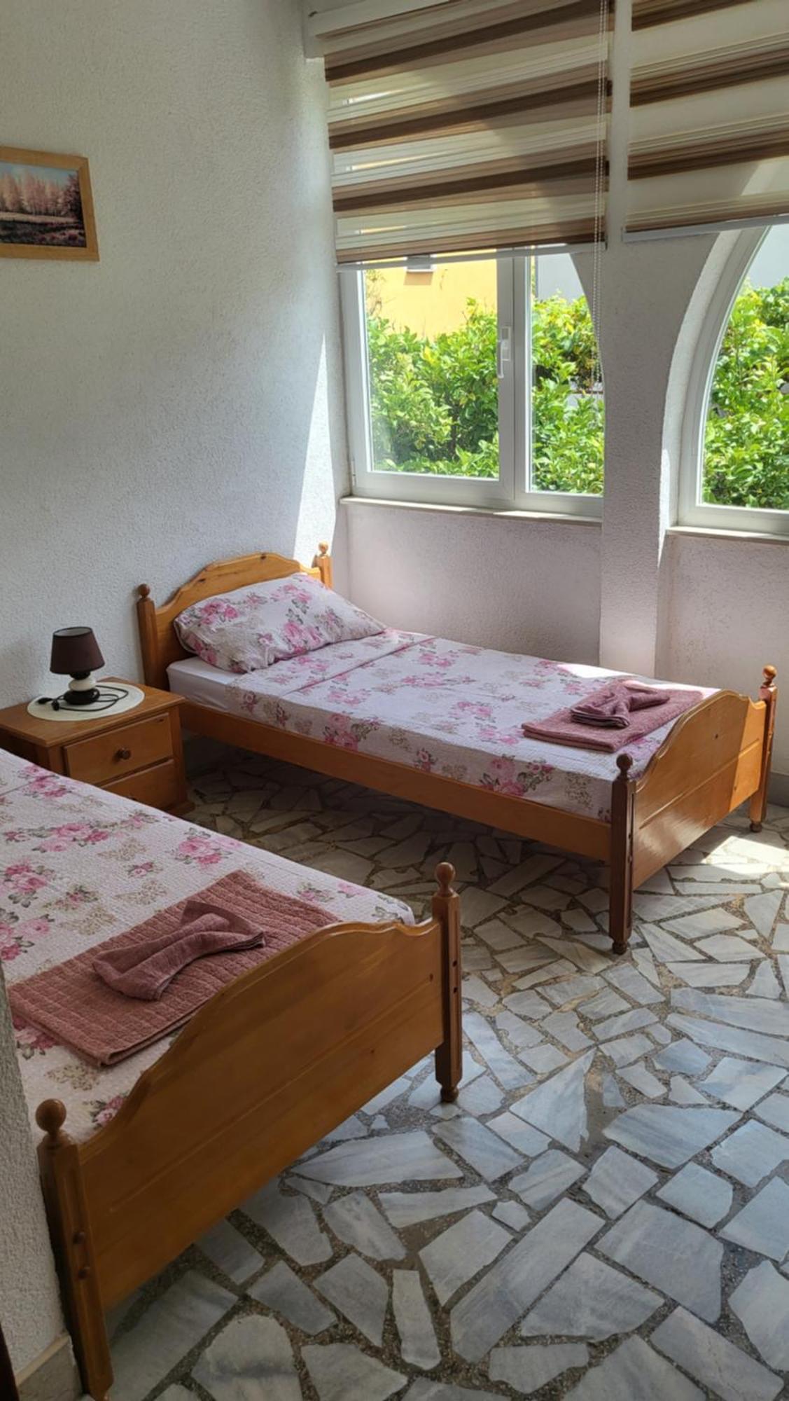 Apartments Alma Orebić Kamer foto